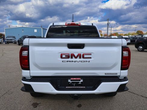 New 2026 GMC Canyon Elevation w/ Convenience Package image 4