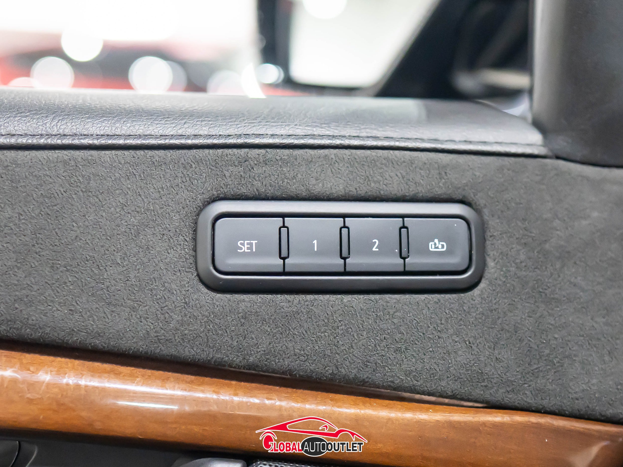 Used 2019 Cadillac Escalade ESV Luxury AWD/4WD image 39
