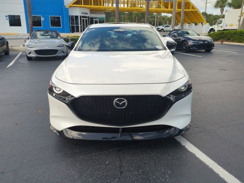 New 2025 MAZDA MAZDA3 Hatchback w/Premium Plus Pkg image 9