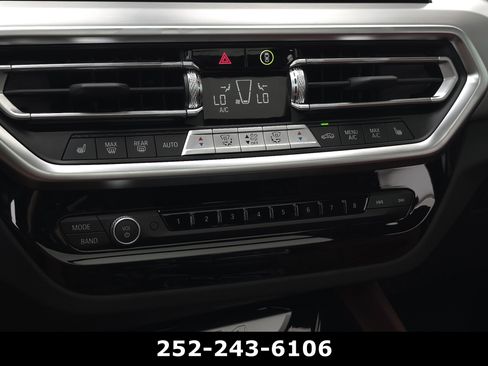 Used 2025 BMW X4 xDrive30i w/ Premium Package image 16