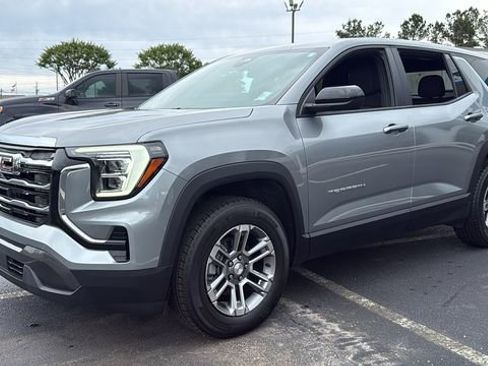Used 2025 GMC Terrain Elevation AWD/4WD image 3