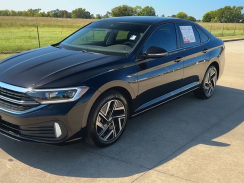 Used 2024 Volkswagen Jetta SEL image 3