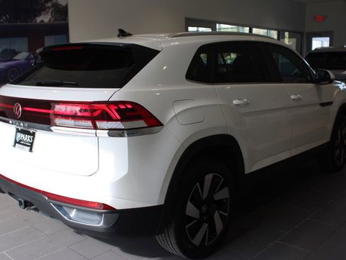 Used 2025 Volkswagen Atlas Cross Sport SE image 20