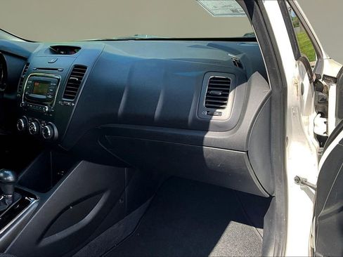 Used 2017 Kia Forte LX FWD image 22