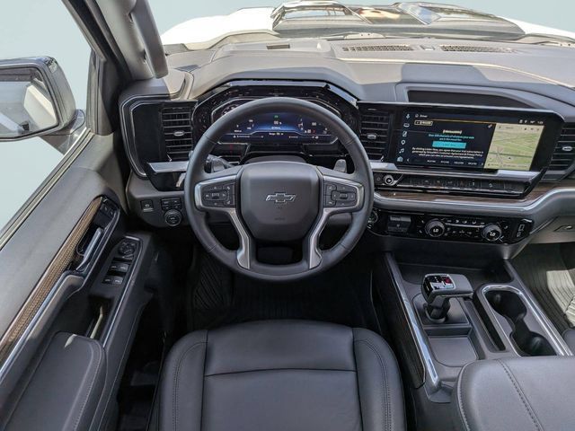 Used 2025 Chevrolet Silverado 1500 LT Trail Boss w/ Convenience Package II AWD/4WD image 15