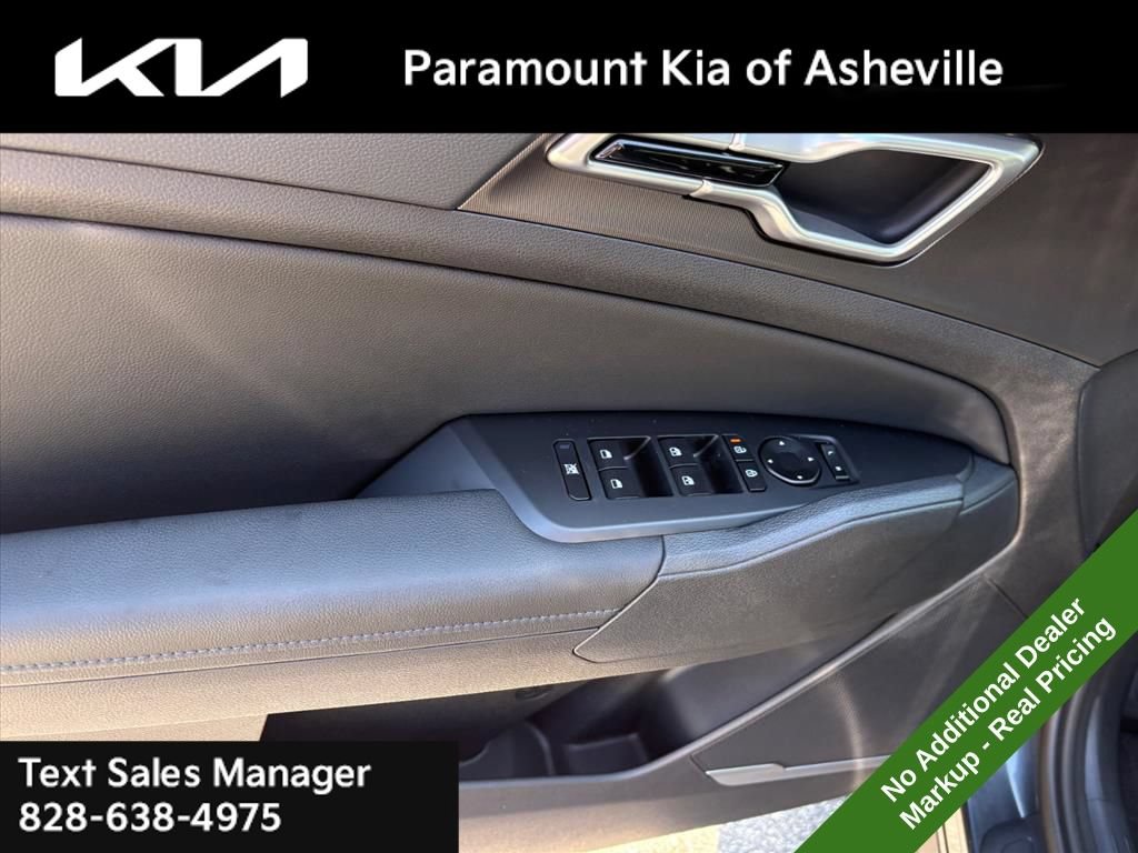 New 2026 Kia Sportage EX FWD image 25