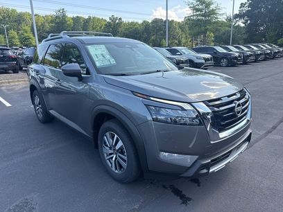 New 2025 Nissan Pathfinder SL w/ Cargo Package