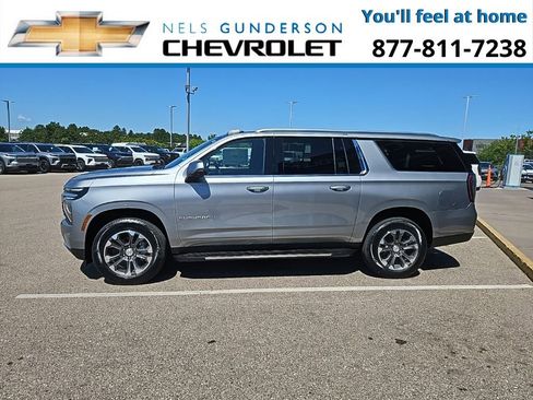 New 2025 Chevrolet Suburban LT w/ Advanced Technology Package image 4