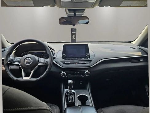Used 2022 Nissan Altima 2.5 SV FWD image 6
