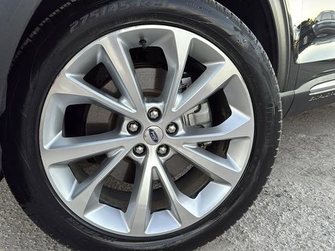 Certified 2022 Ford Explorer Platinum w/ Technology Package image 7