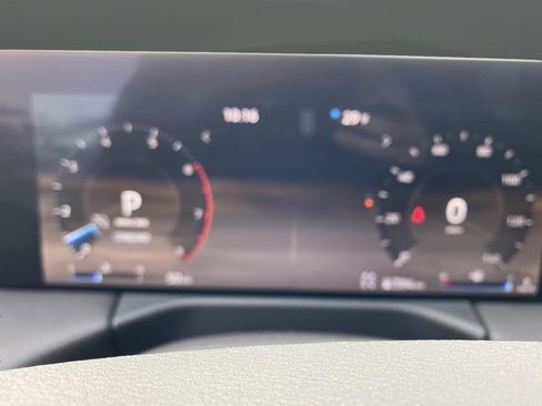 New 2025 Nissan Armada SL w/ Captain's Chari Seat Package image 19