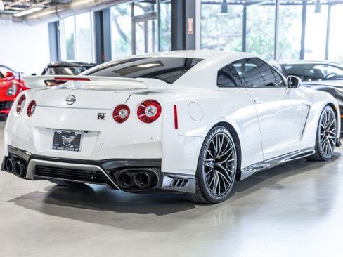 Used 2023 Nissan GT-R Premium w/ Premium Interior Package AWD/4WD image 6