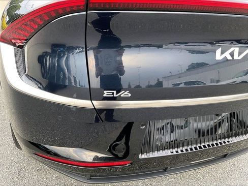 Used 2024 Kia EV6 Wind AWD/4WD image 28
