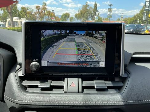 Used 2023 Toyota RAV4 LE AWD/4WD image 20