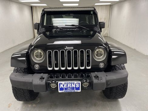 Used 2017 Jeep Wrangler Unlimited Sahara image 8