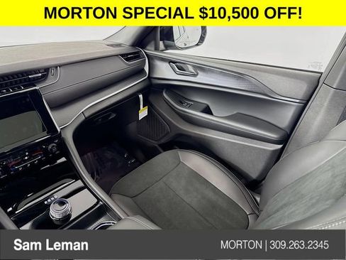 New 2025 Jeep Grand Cherokee L Altitude image 23