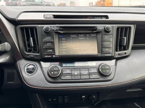 Used 2018 Toyota RAV4 SE w/ Power Extra Value Package AWD/4WD image 34