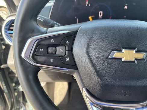 Used 2025 Chevrolet Trax LT w/ LT Convenience Package FWD image 16