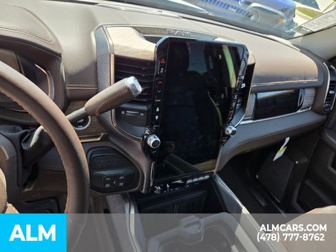 Used 2025 RAM 2500 Limited AWD/4WD image 22
