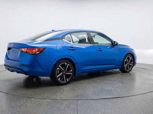 Used 2025 Nissan Sentra SV image 9