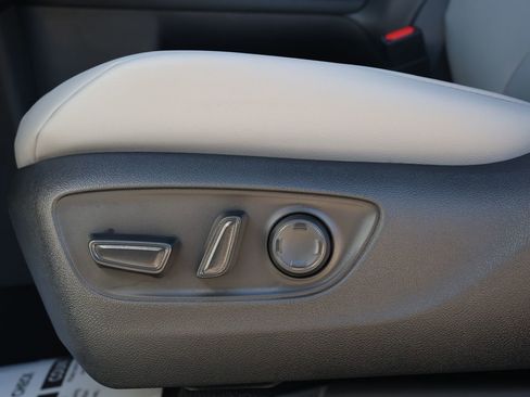 New 2026 Toyota Sienna XLE image 28