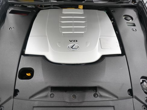 Used 2015 Lexus LS 460 w/ Comfort Package RWD image 36