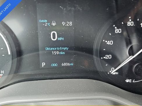 Used 2024 Toyota Sienna XSE image 21