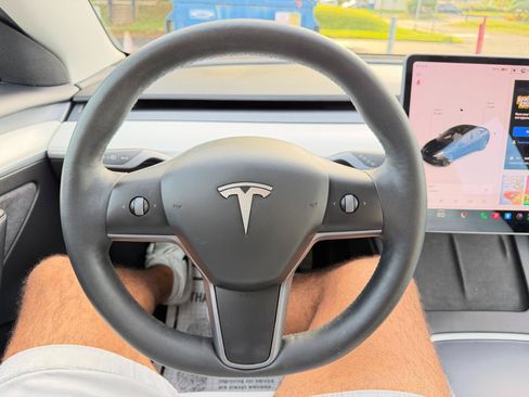 Used 2022 Tesla Model 3 Long Range AWD/4WD image 61