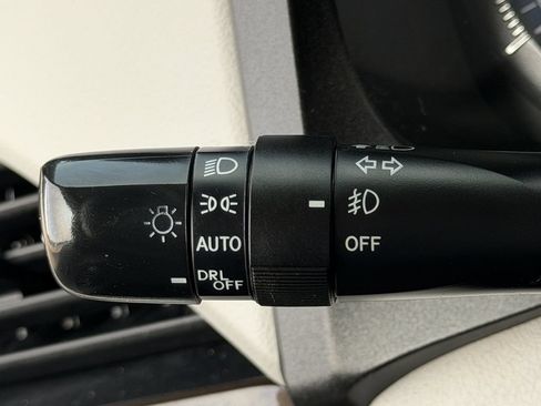 Used 2019 Toyota Sienna XLE w/ XLE Navigation Package FWD image 22