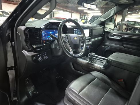 Certified 2024 Chevrolet Silverado 1500 LTZ w/ LTZ Premium Package AWD/4WD image 11