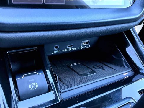 Used 2025 Subaru Outback Wilderness AWD/4WD image 33