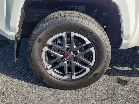 Certified 2024 Toyota Tacoma TRD Sport w/ TRD Sport Upgrade Package image 9