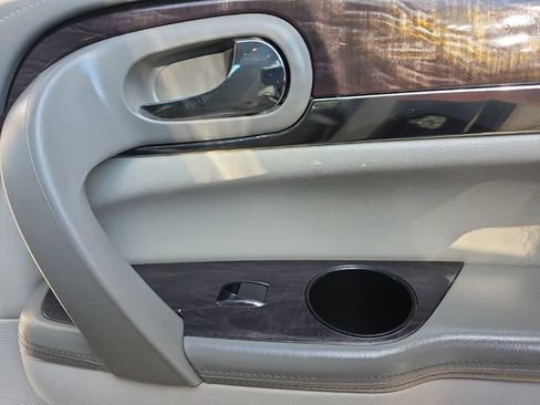 Used 2017 Buick Enclave Convenience FWD image 23