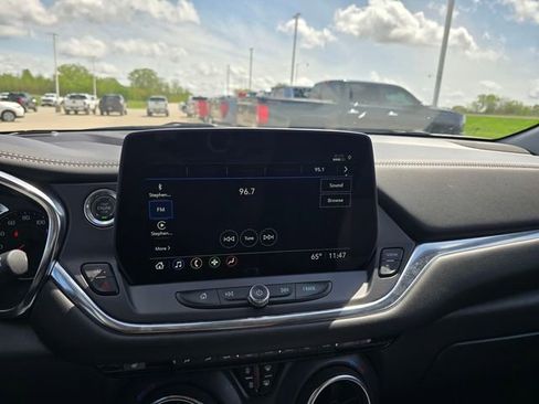 Used 2025 Chevrolet Blazer LT AWD/4WD image 20