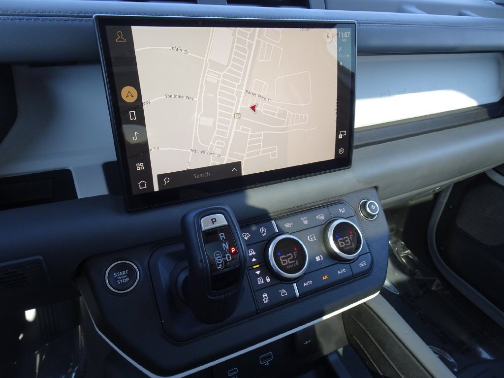 Used 2023 Land Rover Defender 130 SE AWD/4WD image 19