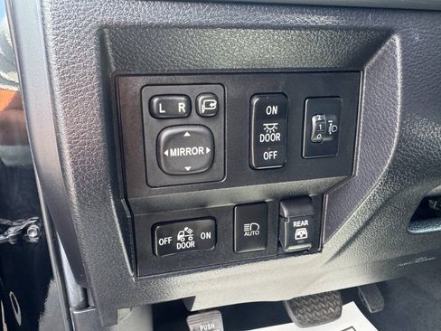 Used 2021 Toyota Tundra Platinum AWD/4WD image 20