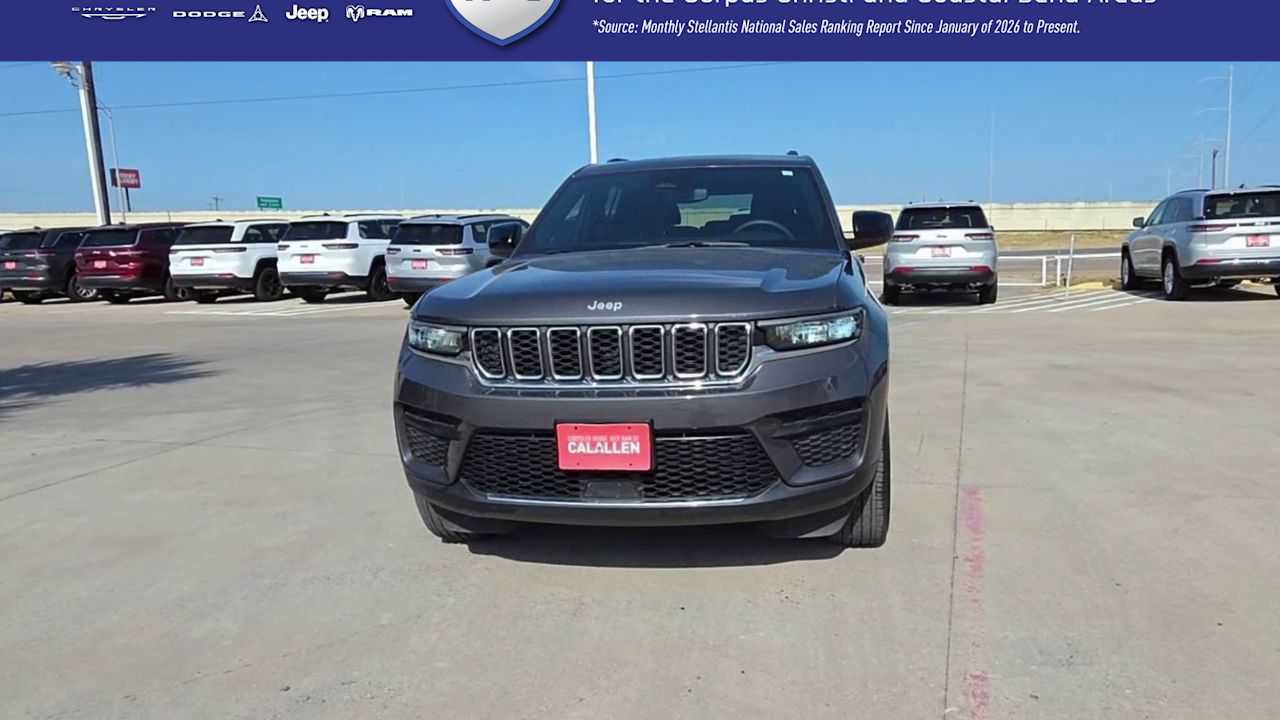 Certified 2025 Jeep Grand Cherokee Laredo X RWD image 3