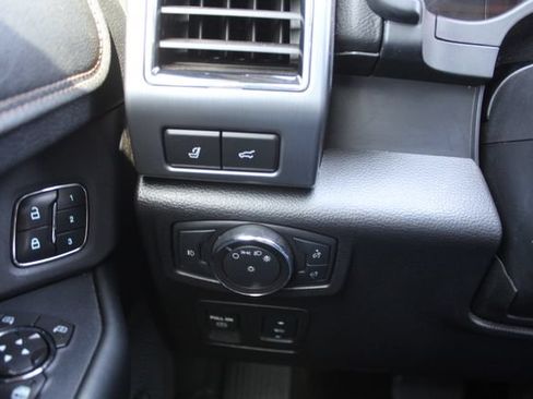 Used 2018 Ford Expedition Max Platinum AWD/4WD image 32