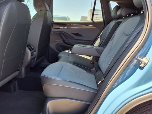 New 2026 Volkswagen Tiguan SE R-Line AWD/4WD image 13