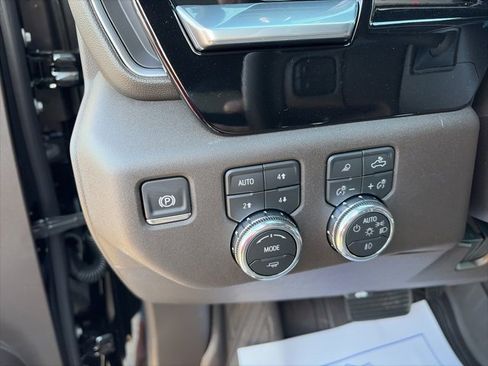 New 2026 GMC Sierra 3500 SLT image 19