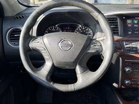 Used 2017 Nissan Pathfinder Platinum AWD/4WD image 34