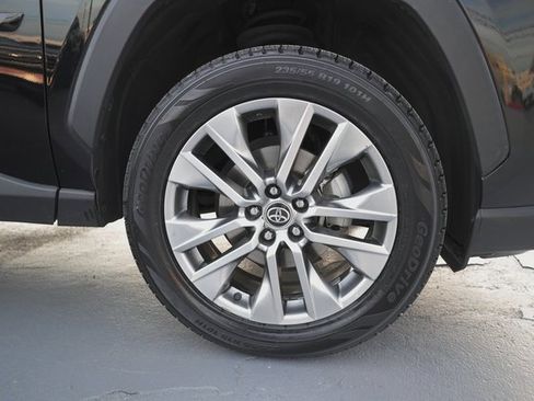 Certified 2022 Toyota RAV4 XLE Premium image 32
