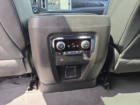 Used 2024 GMC Yukon Denali AWD/4WD image 33