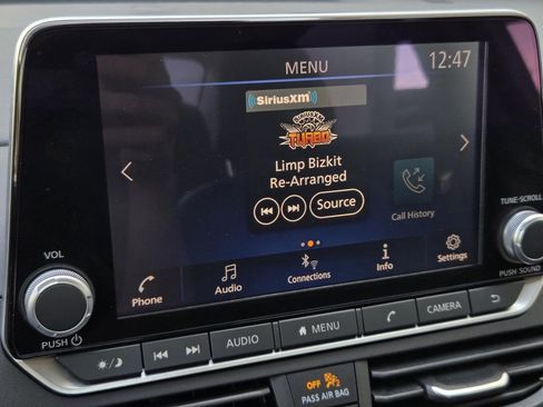 Used 2025 Nissan Altima 2.5 SR image 19