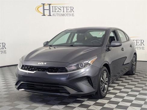 Used 2022 Kia Forte LXS w/ LXS Technology Package image 4