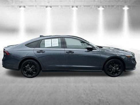 Used 2025 Honda Accord SE image 4