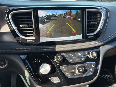 New 2026 Chrysler Pacifica Select image 28
