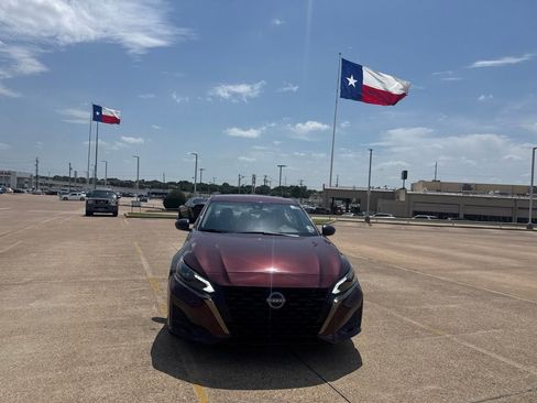 Certified 2025 Nissan Altima 2.5 SV FWD image 4