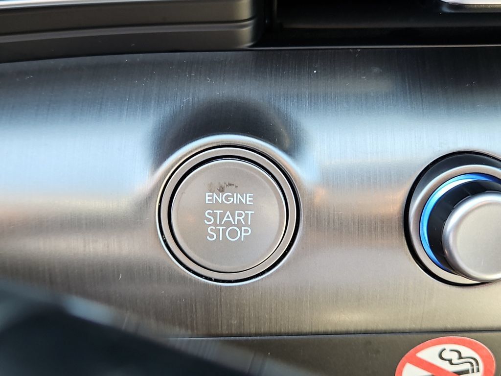 Used 2025 Hyundai Kona SEL FWD image 33