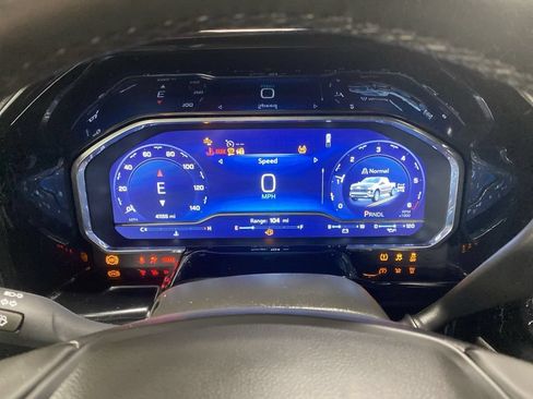 Certified 2023 Chevrolet Silverado 1500 RST w/ Redline Edition AWD/4WD image 6
